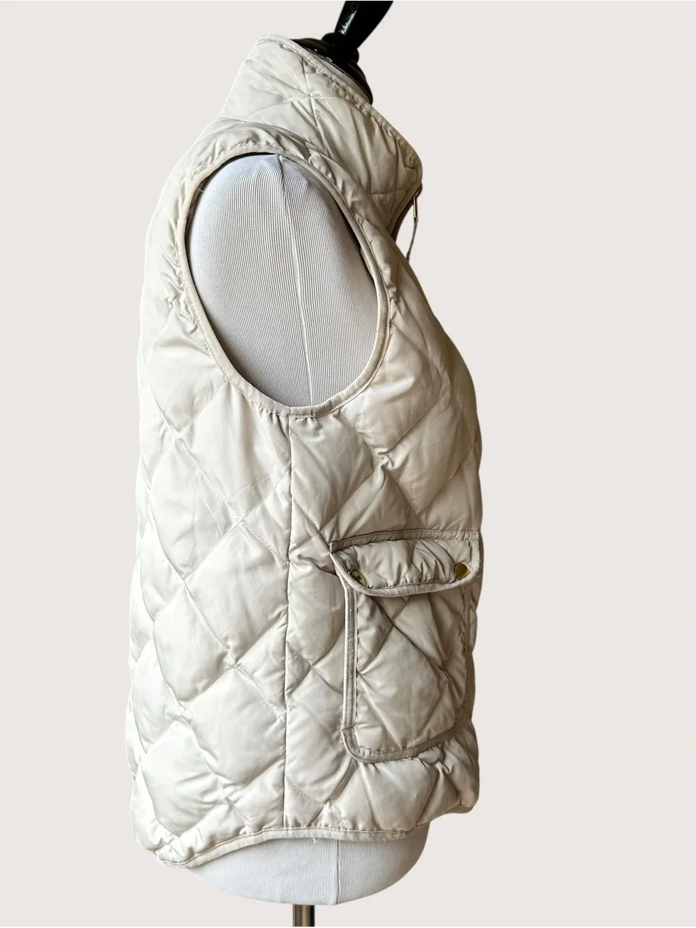 Woolrich ivory quilted outdoor down puffer vest sz M